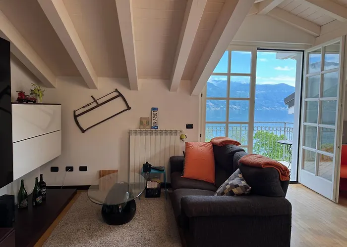 Casa Belvedere - Romantica Mansarda Vista Con Piscina Lägenhet