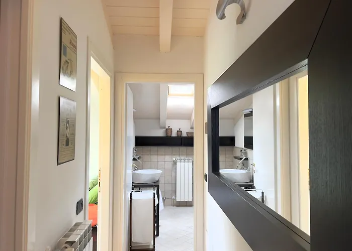 Casa Belvedere - Romantica Mansarda Vista Con Piscina Lägenhet Porto Valtravaglia